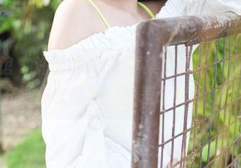 美媛馆 – 许诺的JK写真集更新，壕气十足的充满少女情怀，就差个哈哈镜了！