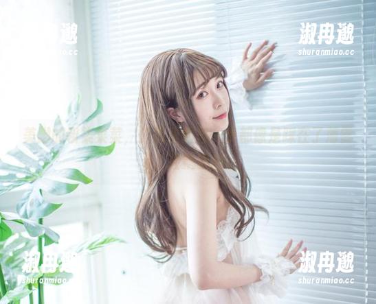 美脚的翎柒菜菜,作品里的每一步都像是踩在了薄雾上,轻飘飘的。 美脚的翎柒菜菜,作品里的每一步都像是踩在了薄雾上,轻飘飘的。