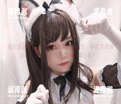 蜜汁猫裘给我们带来运动服妹妹合集，身姿灵动得让人想问：她们是不是每天都在练？！