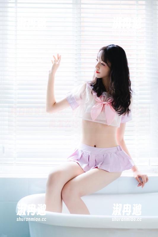 纯白的资源游戏：西瓜少女，你的白色时尚怎么这么迷人？