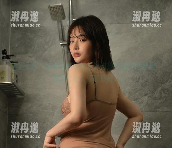 裸足无罪，网盘里的雯妹不讲道理作品打破常规，随意又让人浮想联翩。