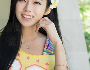 青豆客 – 别低头，谭晓彤的蕾丝写真在网盘等你来拯救视线！