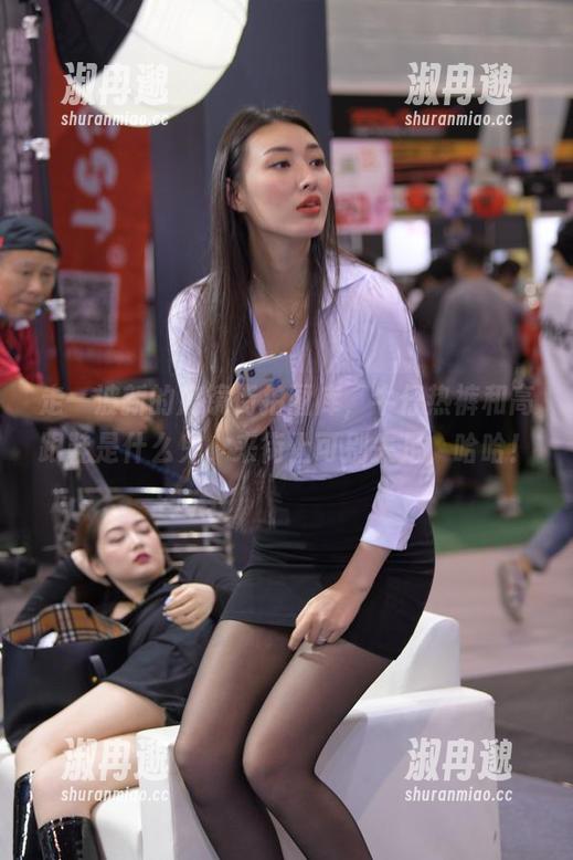 走一波新的魔镜街拍图库,牛仔热裤和高跟鞋是什么鬼,来街上可别失足,哈哈! 走一波新的魔镜街拍图库,牛仔热裤和高跟鞋是什么鬼,来街上可别失足,哈哈!